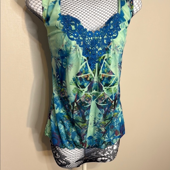 Blue and Green Sleeveless Women's Top lace detail balloon loose waist with band - Picture 7 of 9